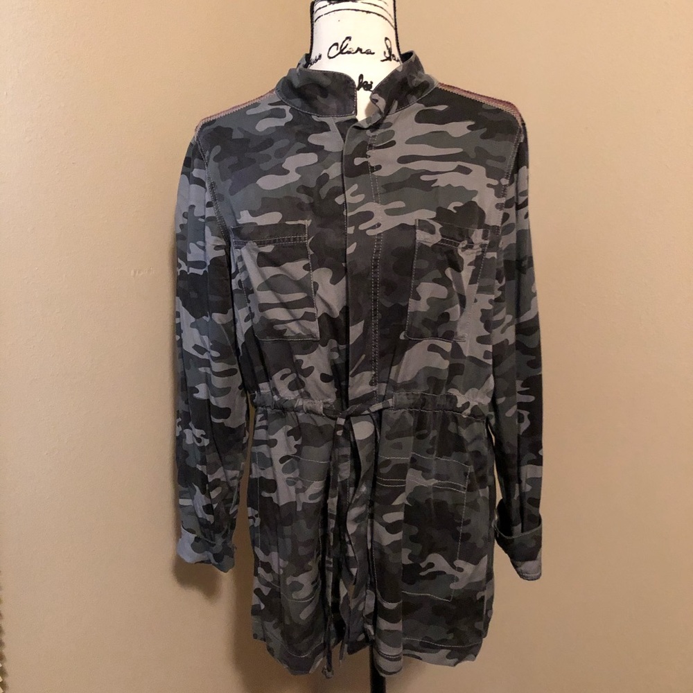 Camouflage Knox Rose button down shirt